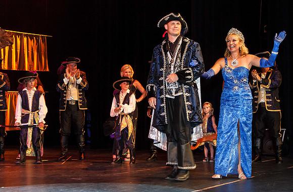 Bowlegs Coronation_2012_06_09__337