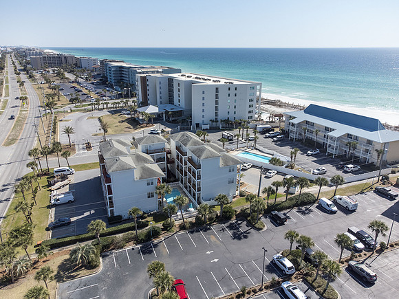 Sunset Cottages_Amenities_drone_2023_02_06_006