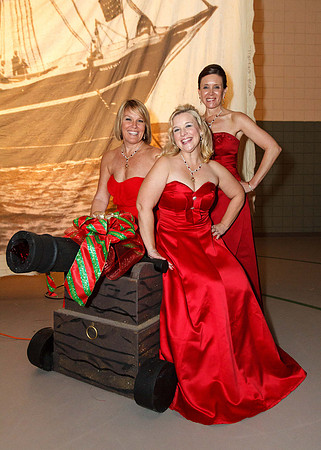 Holly Ball_Candid_2013_12_14_034