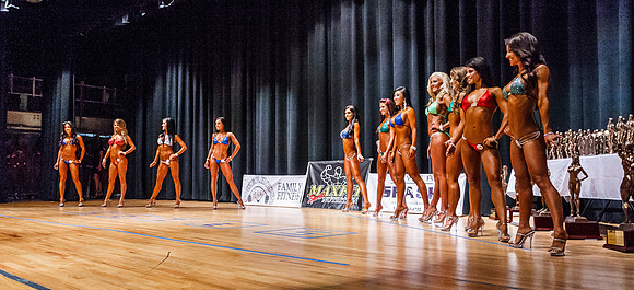 PHS2014_Nightshow_Groups_40D_021