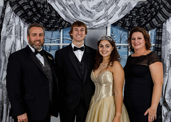 Bowlegs Masq Ball_2021_12_04_232