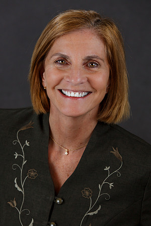 Linda_Headshots_2019_02_11_035