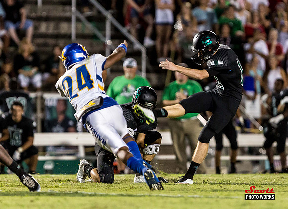 CHSFB_vs_Rickards_2015_09_11_811