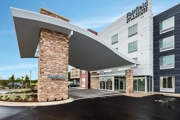 FIS_VPSFC_2018_09_10_293-Edit_exterior_front_overhang